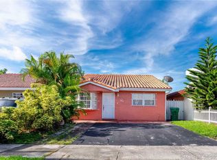 8830 NW 115th St, Hialeah Gardens, FL 33018