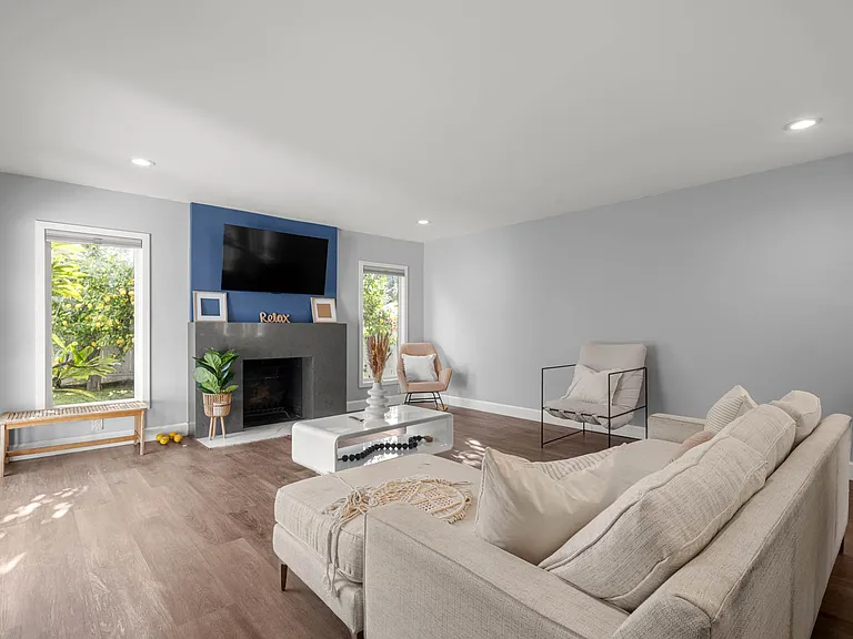 14034 Valerio St — Photo 10