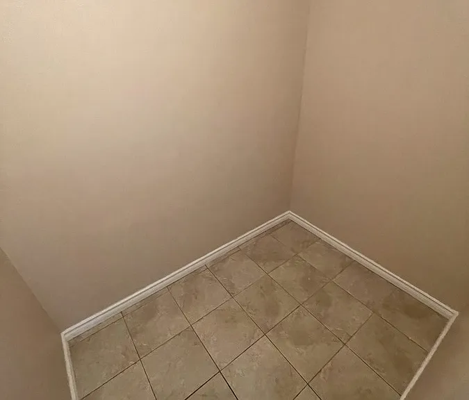 928 Howard Ave #7 — Photo 16
