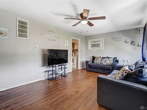 3rd image of 3923 Cain Ct