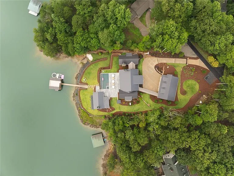 725 Rocky Point Dr — Photo 148