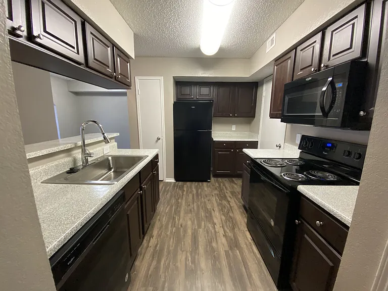 Walnut Creek Apartments — Photo 146