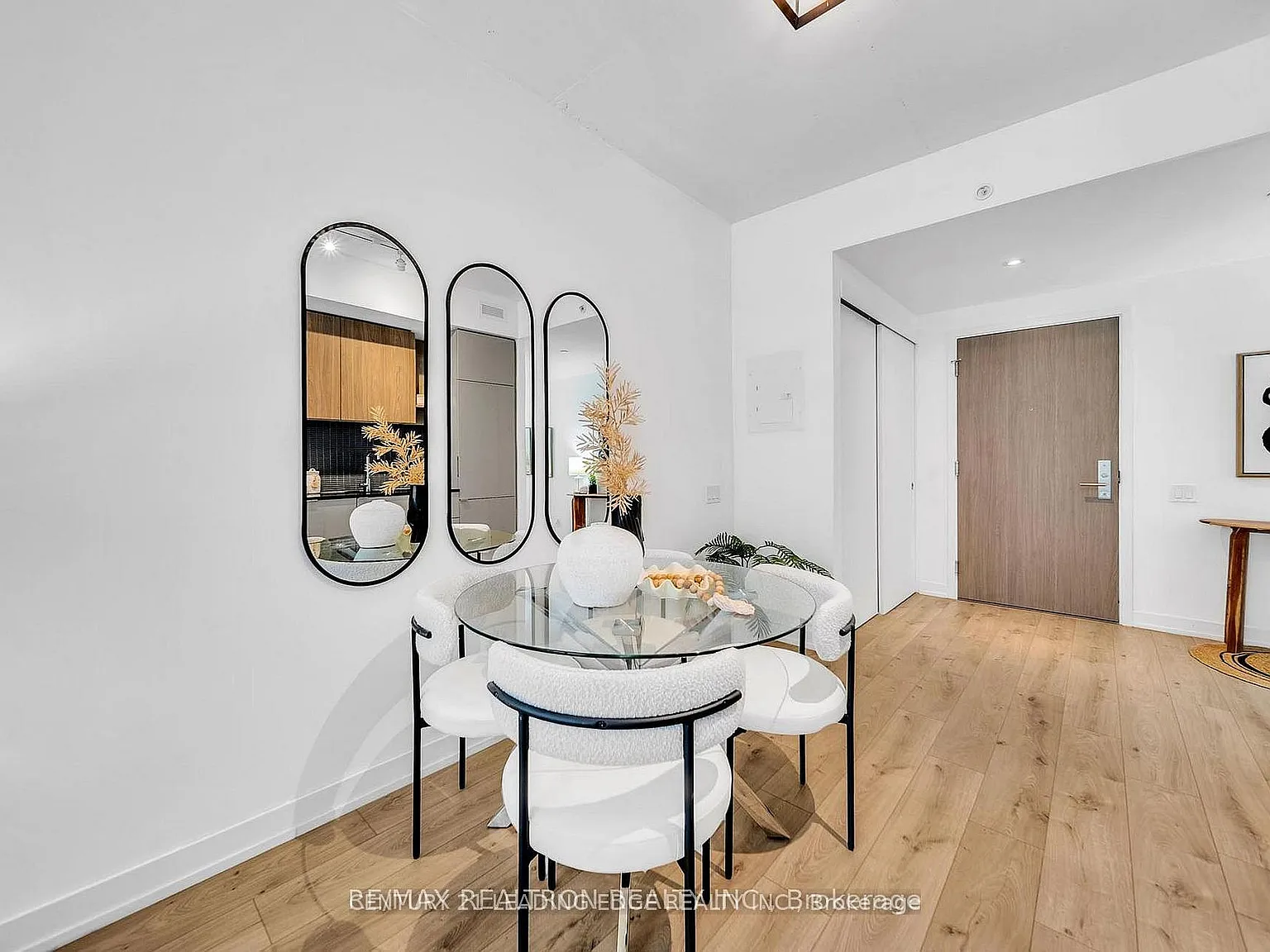 2 bed, $2,500 — Photo 4
