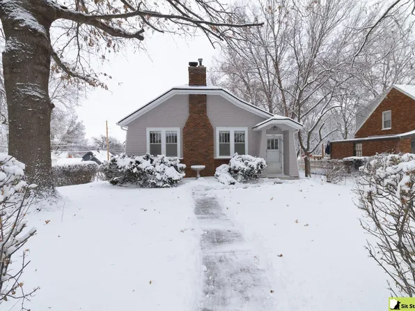1001 S 52nd St, Omaha, NE 68106