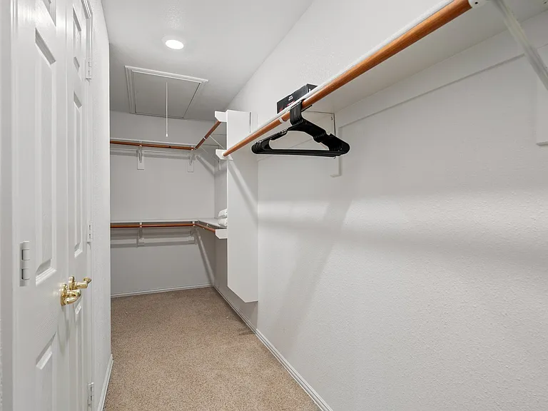 107 Loda Ct — Photo 31
