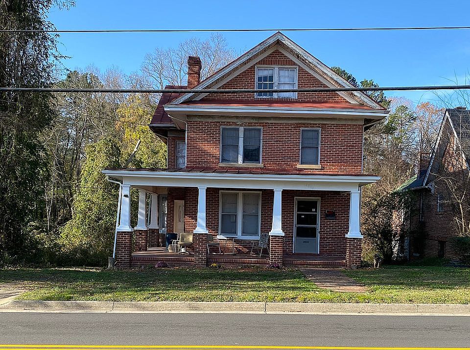 2nd image of 1804 N Main St