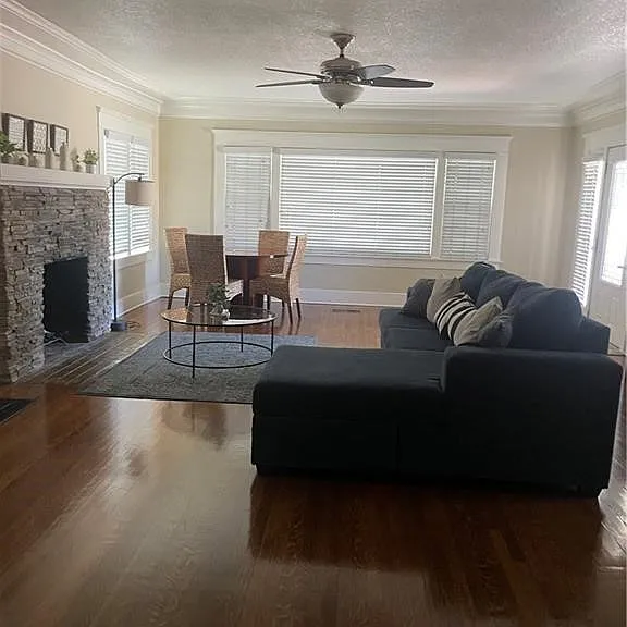 596 E Arrow Hwy — Photo 5