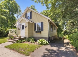 26 Evergreen Ave, Middletown, CT 06457