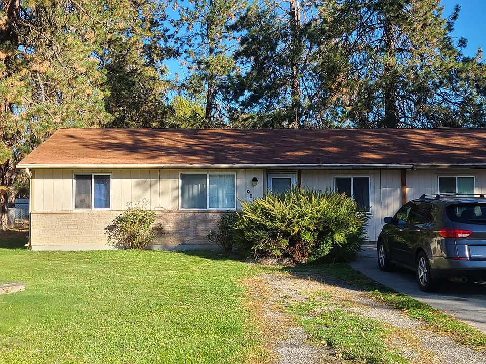901 & 903 E Timber Lane
