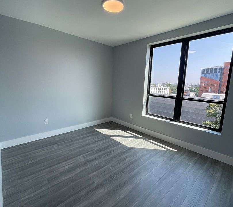 1st image of 26 Fordham Rd #2