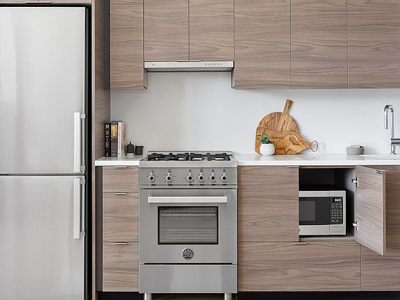 3rd image of 555 38th St APT 3604