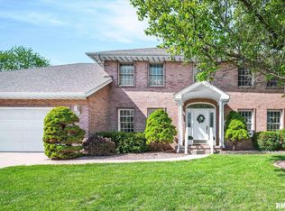 1111 W Cayman Cv, Peoria, IL 61615