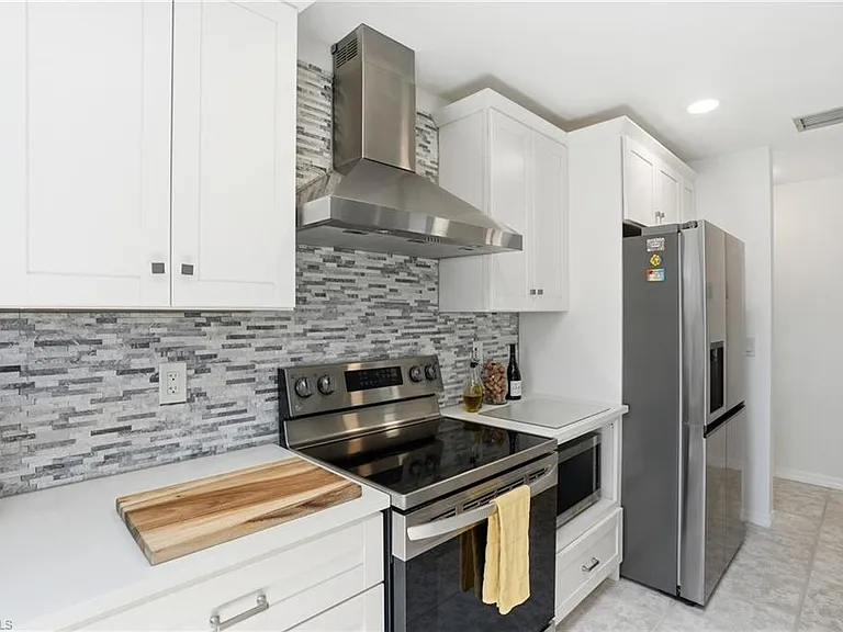 132 Bordeaux Cir — Photo 19