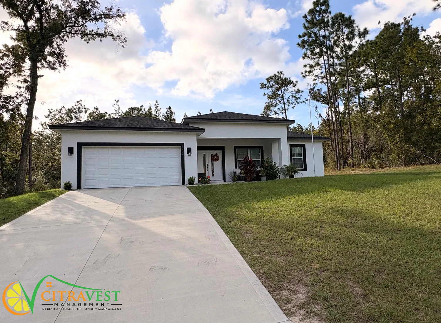 Beautiful Custom Built 3 Bedroom in Citrus Springs! — Photo 1