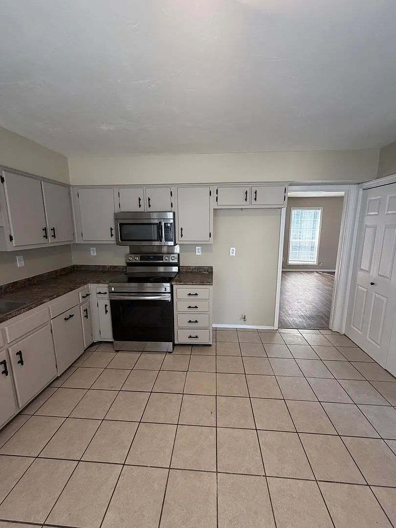 Beautiful 2 Bed, 2.5 Bath Townhouse in Memphis! — Photo 4