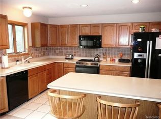 5360 N Owosso Rd, Fowlerville, MI 48836