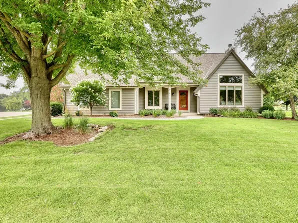 W241N5923 Goldencrest COURT, Sussex, WI 53089