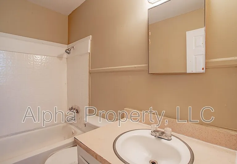 105 Foster Cir #12 — Photo 6