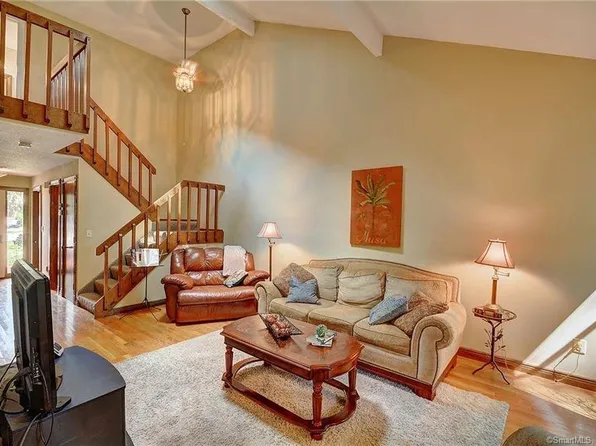 (undisclosed Address), Glastonbury, CT 06033