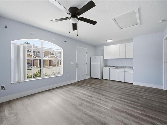 4th image of 713 Washington Palm Loop