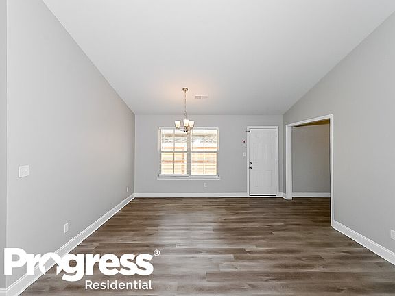5th image of 2922 S Hartland Dr