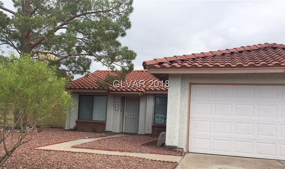 1st image of 443 Woodridge Dr