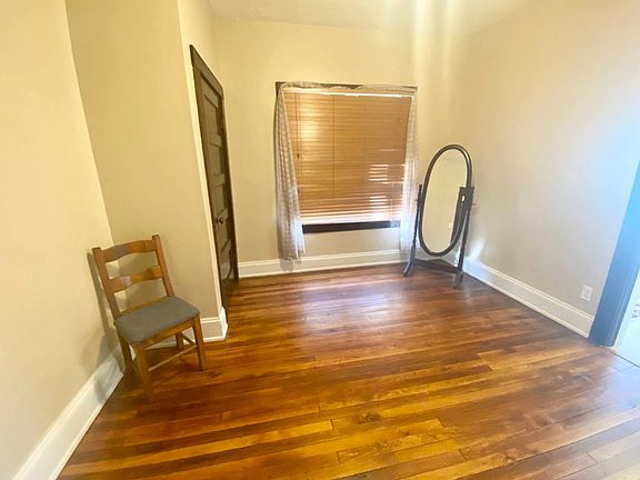 3rd image of 1022 Central Ave