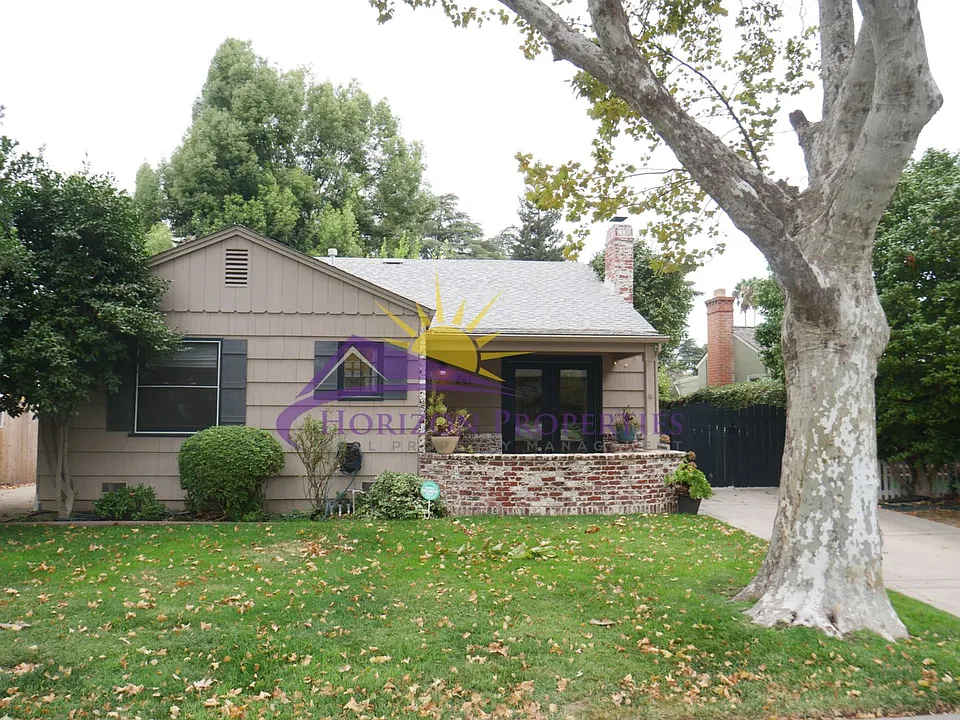 841 Robertson Way