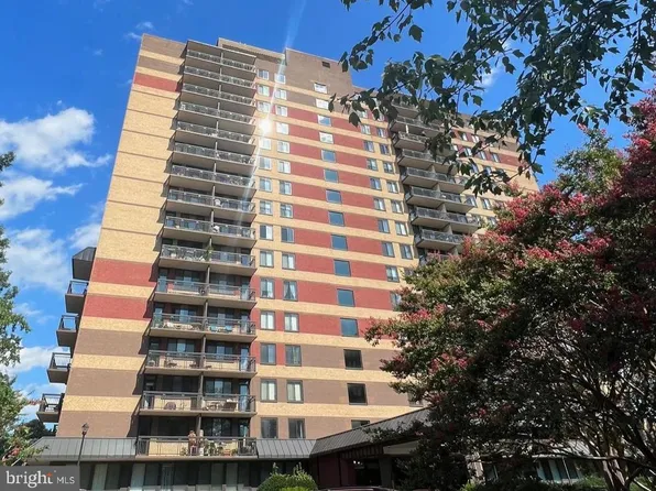 801 N Pitt St APT 603, Alexandria, VA 22314