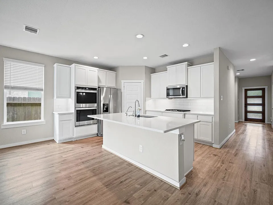 3042 Schultz Manor Ln
