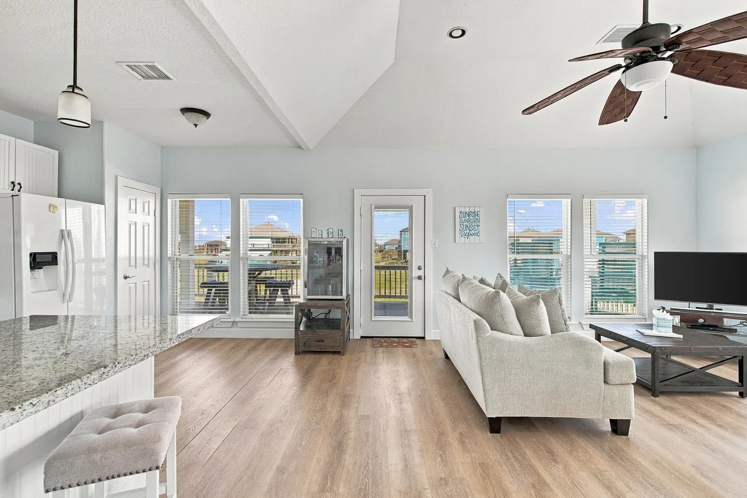 4 bed, 2.0 bath, 1808 sqft, $3,749 — Photo 1