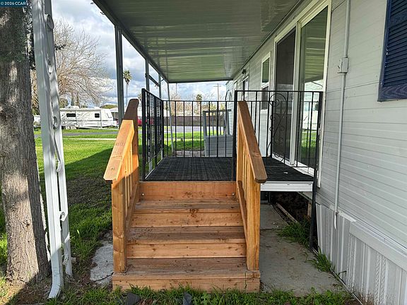 3rd image of 3505 Gateway Rd #13M