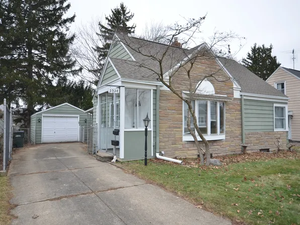 2328 26th St, Cuyahoga Falls, OH 44223