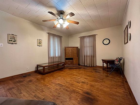 4th image of 211 S Peachtree St
