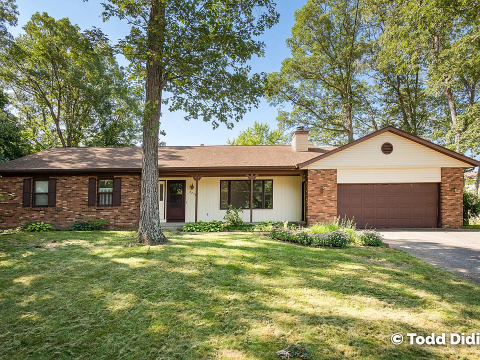 1st image of 2250 E Point Ct NE