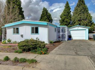 60 Deborah Dr, Talent, OR 97540