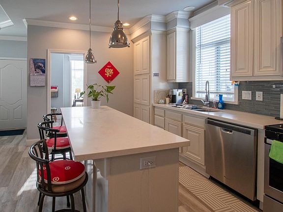 4th image of 60 Wilson Way #55
