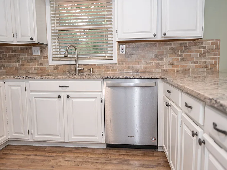 2945 Harcourt Dr — Photo 10