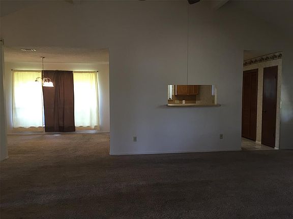 4th image of 2806 Poteet Dr