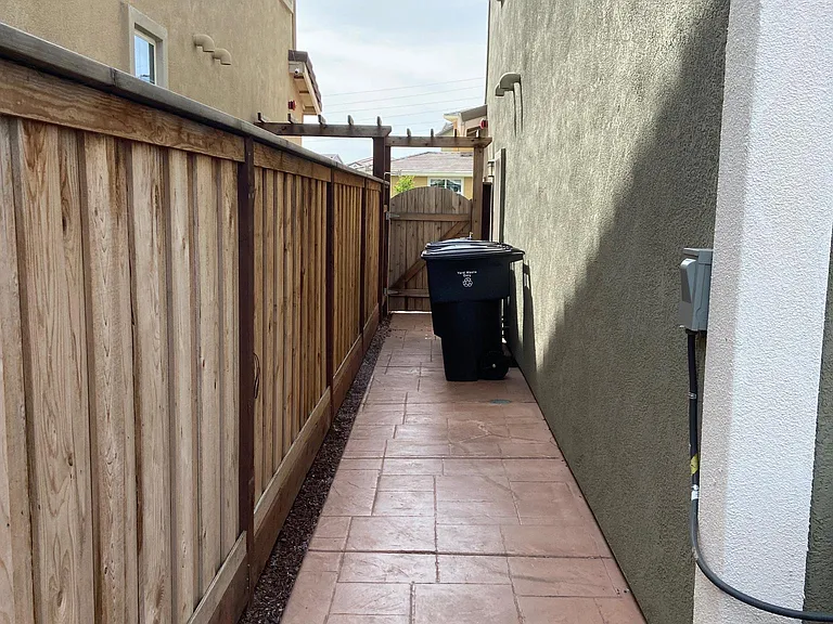 1344 Cow Ct — Photo 27