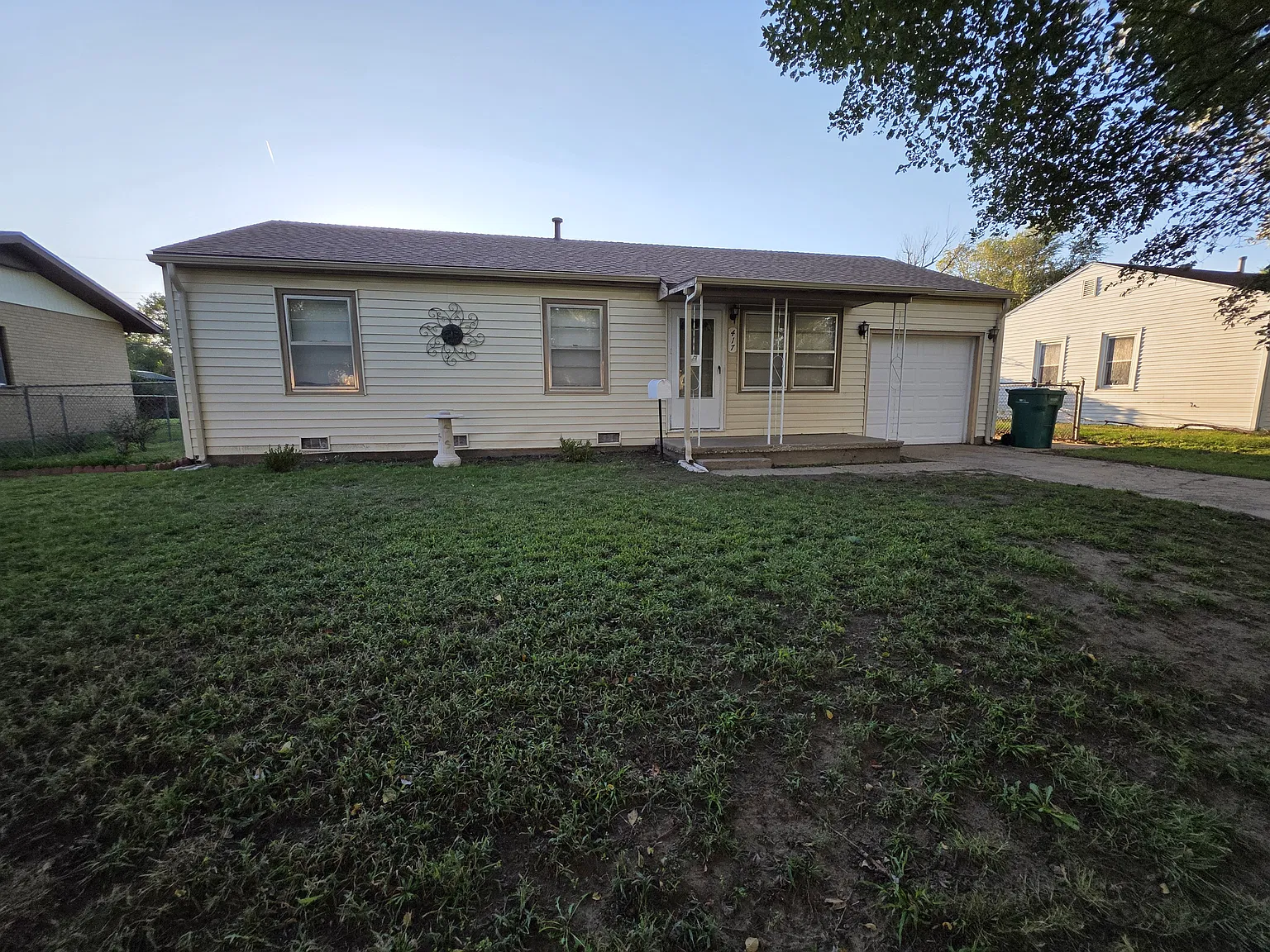 3 bed, 840 sqft, $1,400 — Photo 1