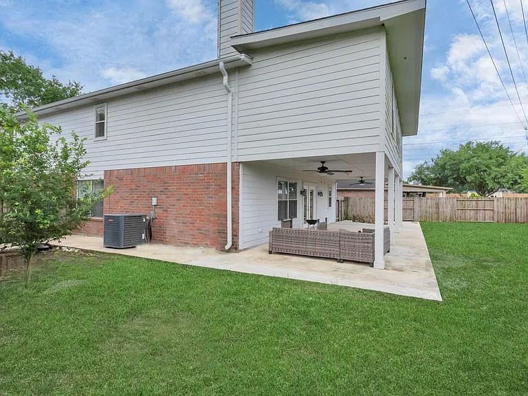 19762 Twin Canyon Ct — Photo 32
