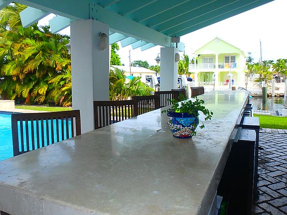 3rd image of 478 Summerland Rd #Penthouse