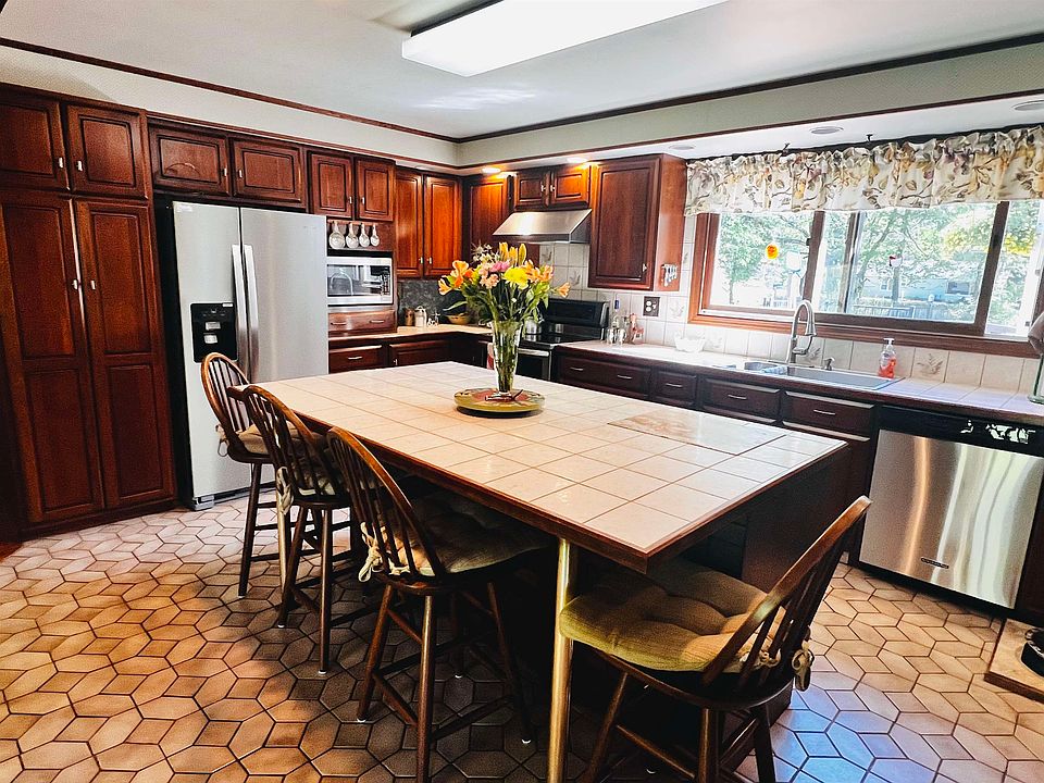 86 Silver Lane, Vernon, VT 05354 Zillow