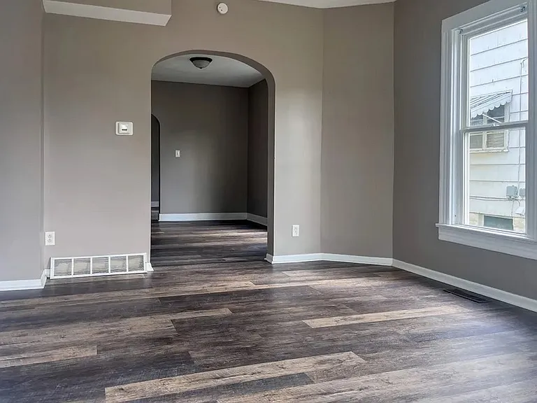 7 Earl Ave #7 — Photo 3