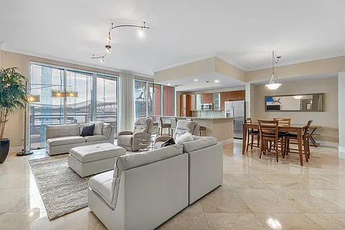 2640 Lake Shore Dr Photo 1