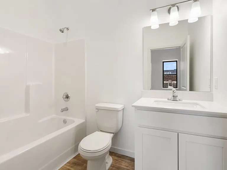 Reinbeck Apartments — Photo 22
