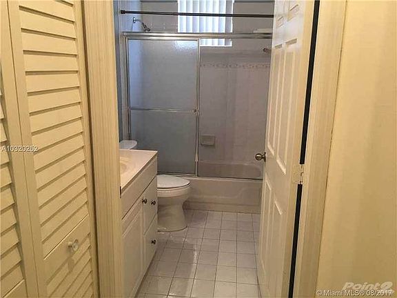 4th image of 521 Carrington Ln