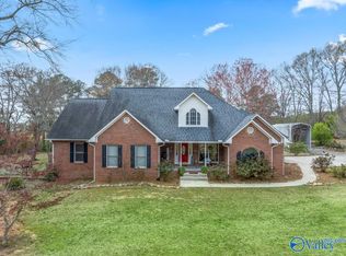 370 7th Pl SW, Arab, AL 35016