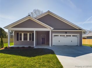 66 Baywalk Dr, Kilmarnock, VA 22482